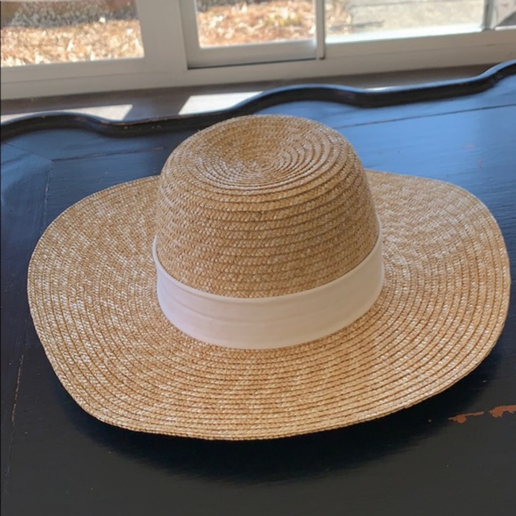 J. Crew Accessories - J. CREW wide brimmed straw hat S/M